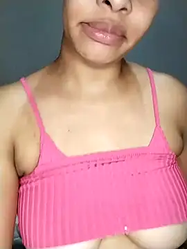 Snapshot of Su_Duarte_1 chatting on January 24, 2025, 2:49 am Su Duarte 1 online show from January 24, 2025, 2:49 am