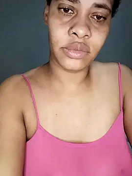 Snapshot of Su_Duarte_1 chatting on January 30, 2025, 2:16 am Su Duarte 1 online show from January 30, 2025, 2:16 am