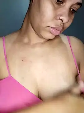 Snapshot of Su_Duarte_1 chatting on January 30, 2025, 5:41 am Su Duarte 1 online show from January 30, 2025, 5:41 am