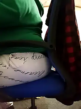 Snapshot of missthickness35_Pika chatting on January 28, 2025, 1:49 pm missthickness35 Pika online show from January 28, 2025, 1:49 pm