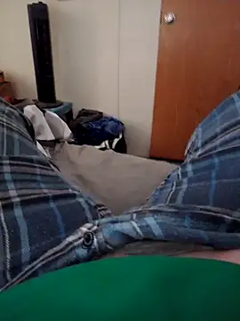 Snapshot of missthickness35_Pika chatting on February 3, 2025, 5:56 pm missthickness35 Pika online show from February 3, 2025, 5:56 pm