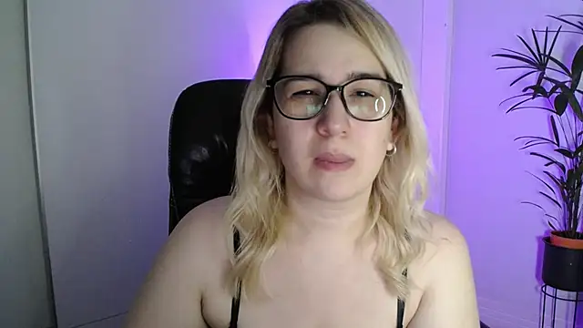 amooraaamoon online show from January 20, 2025, 12:15 am