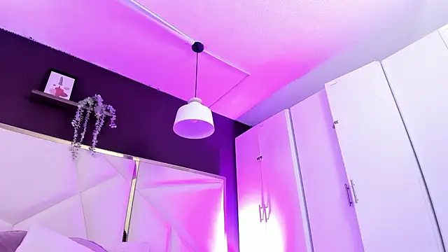 April bowie online show from March 21, 2026, 11:37 am