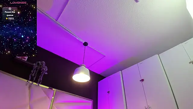 April bowie online show from March 24, 2026, 11:48 am