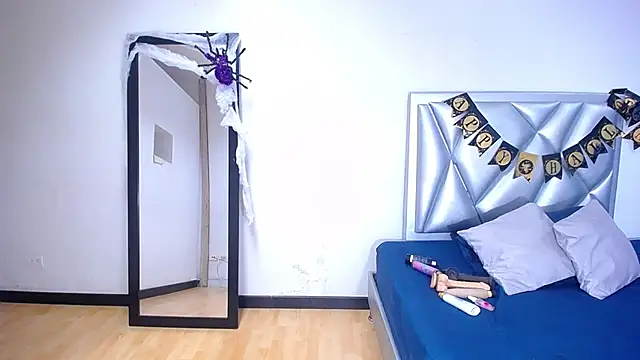 exotic karmella online show from October 22, 2025, 1:39 am