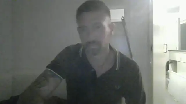 Snapshot of vinzz49 chatting on September 22, 2025, 10:45 pm vinzz49 online show from September 22, 2025, 10:45 pm