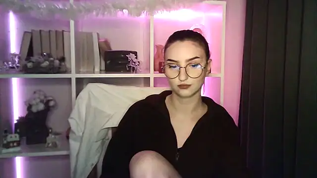 X Alisa online show from December 18, 2025, 7:31 pm