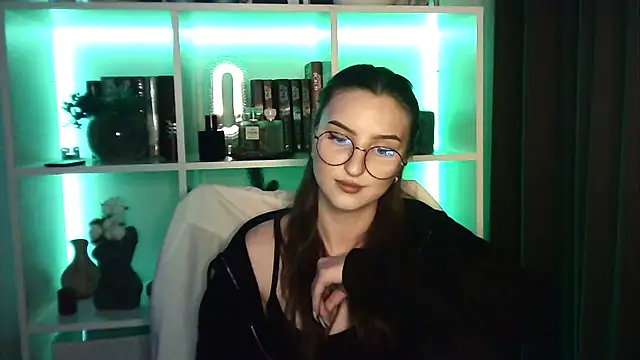 X Alisa online show from April 18, 2026, 7:07 pm