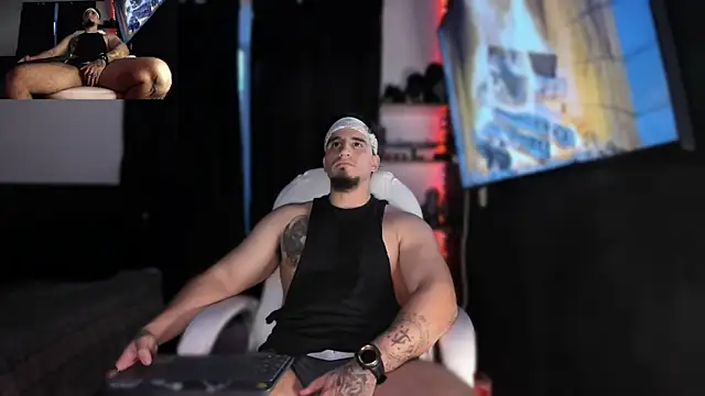 Snapshot of kingbear777 chatting on January 31, 2025, 8:11 am kingbear777 online show from January 31, 2025, 8:11 am