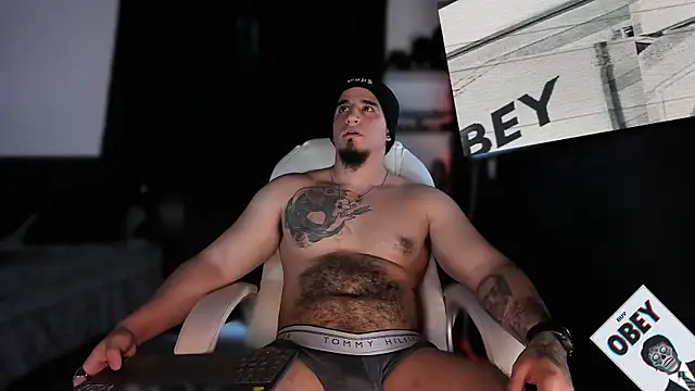 Snapshot of kingbear777 chatting on February 10, 2025, 1:14 am kingbear777 online show from February 10, 2025, 1:14 am