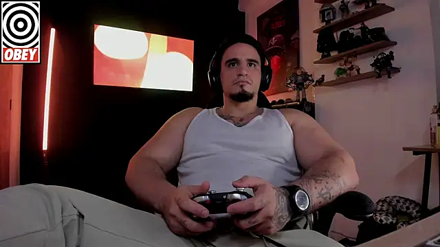 Snapshot of kingbear777 chatting on November 5, 2025, 7:30 am kingbear777 online show from November 5, 2025, 7:30 am