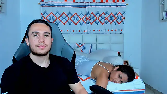 Snapshot of xxx_sweet_couple_ chatting on December 18, 2024, 6:32 am xxx sweet couple online show from December 18, 2024, 6:32 am