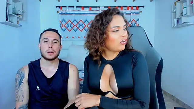 xxx sweet couple  online show from December 22, 2024, 7:00 am