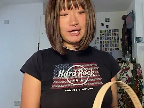 xxxYUKARIxxx online show from May 10, 2026, 2:44 pm