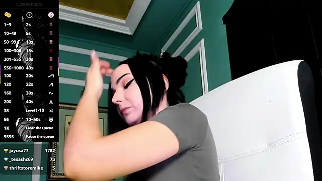 Snapshot of 1Munique chatting on March 20, 2025, 5:47 pm 1Munique online show from March 20, 2025, 5:47 pm