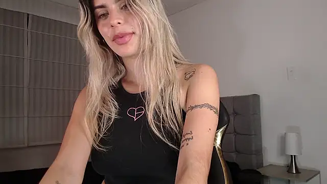 Snapshot of Mayli-x chatting on March 19, 2025, 11:28 am Mayli-x online show from March 19, 2025, 11:28 am