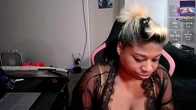 lexilove8 online show from November 16, 2025, 9:31 pm