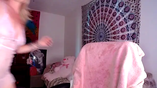 Snapshot of kellywildnnout chatting on September 15, 2025, 3:01 pm kellywildnnout online show from September 15, 2025, 3:01 pm