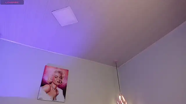 ScarletGV online show from March 16, 2026, 5:13 am