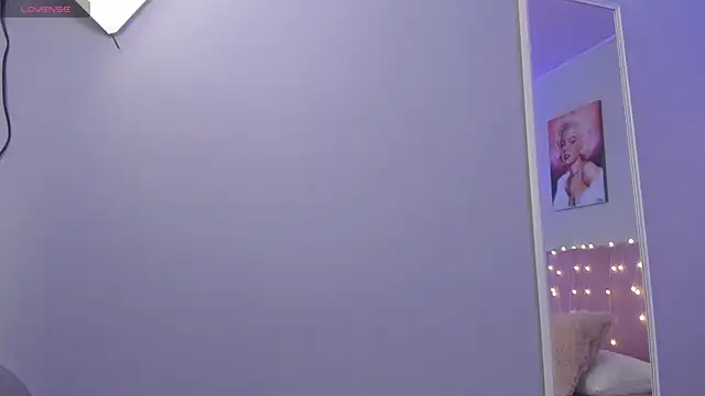 Snapshot of ScarletGV chatting on June 15, 2026, 3:42 am ScarletGV online show from June 15, 2026, 3:42 am
