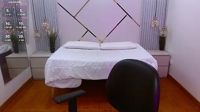 LenaRoses online show from October 15, 2025, 7:58 pm