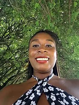 HanaThompson online show from March 19, 2025, 7:06 pm