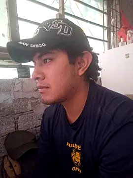 GusssHOT online show from October 17, 2025, 3:47 pm