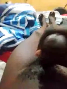 tonniii33 online show from February 28, 2026, 4:13 am