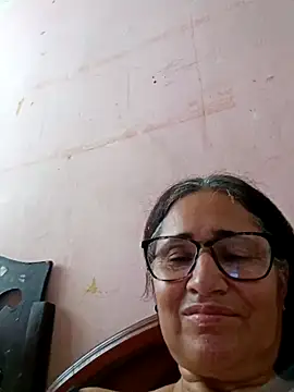 Snapshot of _candi chatting on February 3, 2025, 12:25 pm candi online show from February 3, 2025, 12:25 pm