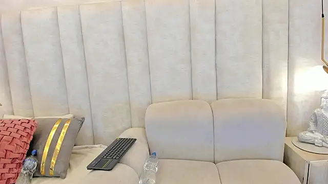 im nahomi online show from April 9, 2026, 5:40 am