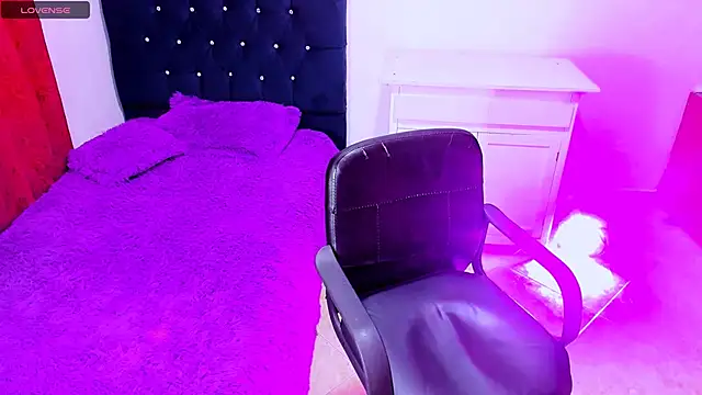 Snapshot of Alaska_atm chatting on December 18, 2024, 7:41 pm Alaska atm online show from December 18, 2024, 7:41 pm