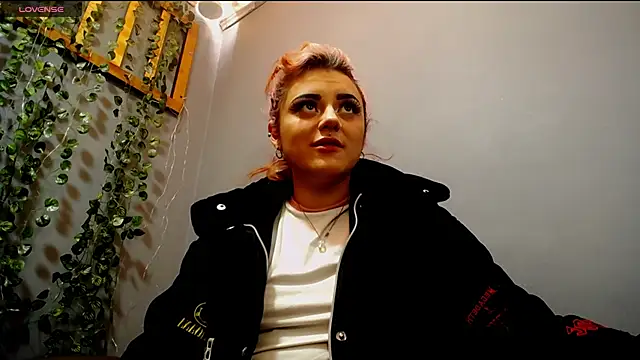 Snapshot of Alaska_atm chatting on December 29, 2024, 5:22 pm Alaska atm online show from December 29, 2024, 5:22 pm