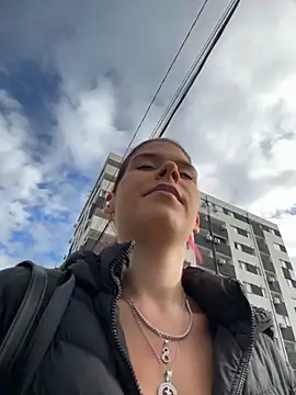 Snapshot of RiriRoseey chatting on October 11, 2025, 7:18 am RiriRoseey online show from October 11, 2025, 7:18 am