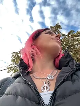 Snapshot of RiriRoseey chatting on October 23, 2025, 6:34 am RiriRoseey online show from October 23, 2025, 6:34 am