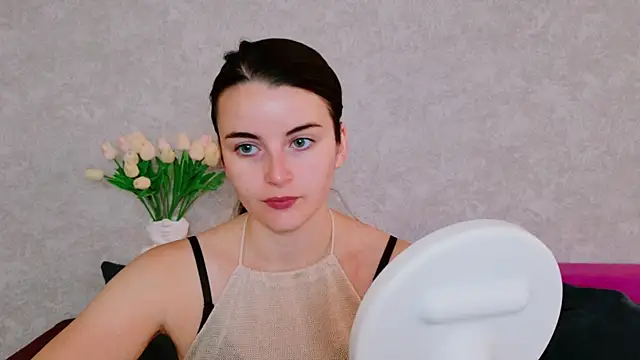 Miss Arwen online show from September 19, 2025, 2:57 am