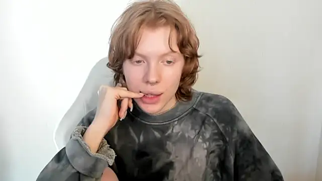 StellaDavis online show from February 17, 2026, 9:17 am