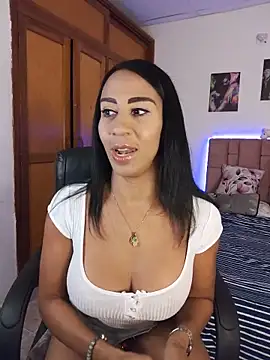 Snapshot of charlotte_bayron02 chatting on June 5, 2026, 12:17 am charlotte bayron02 online show from June 5, 2026, 12:17 am