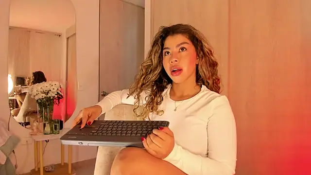 Melina Ferrer1 online show from May 30, 2026, 12:46 pm