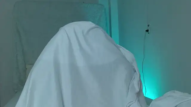 hantonella  online show from February 24, 2026, 1:53 pm