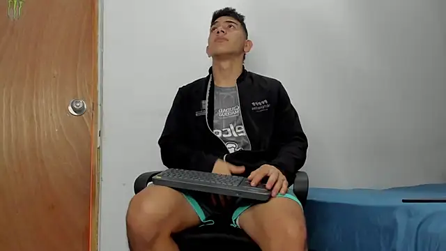 andrew rose  online show from March 12, 2026, 3:51 pm