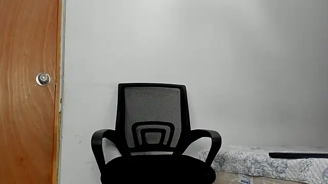 andrew rose  online show from April 14, 2026, 6:25 pm