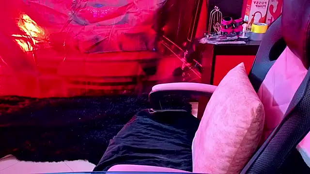 Snapshot of True_Bdsm chatting on February 26, 2026, 5:56 pm True Bdsm online show from February 26, 2026, 5:56 pm