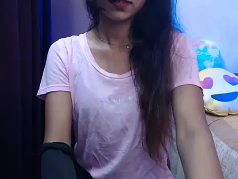 Angel kiyara online show from October 4, 2025, 6:17 pm