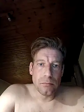 Snapshot of MArciQuarky chatting on February 12, 2025, 10:15 pm MArciQuarky online show from February 12, 2025, 10:15 pm