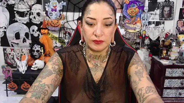 Snapshot of Rollyderolandia666 chatting on October 17, 2025, 9:50 pm Rollyderolandia666 online show from October 17, 2025, 9:50 pm