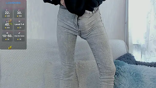 Snapshot of v1cky_ chatting on February 21, 2025, 9:54 pm v1cky online show from February 21, 2025, 9:54 pm