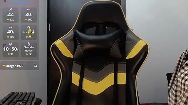 Snapshot of v1cky_ chatting on October 4, 2025, 11:03 pm v1cky online show from October 4, 2025, 11:03 pm