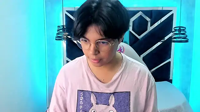 Emmapark  online show from February 23, 2025, 2:04 pm