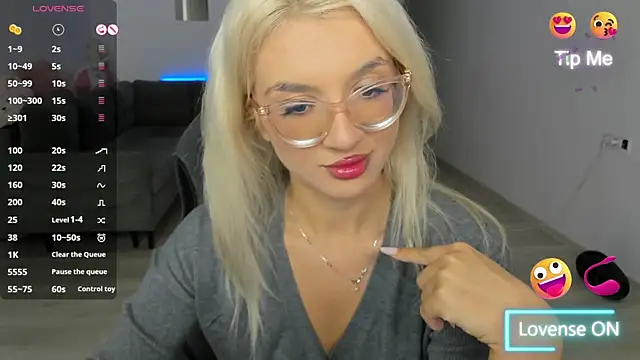 Snapshot of LovelyBianca chatting on November 7, 2025, 11:05 pm LovelyBianca online show from November 7, 2025, 11:05 pm