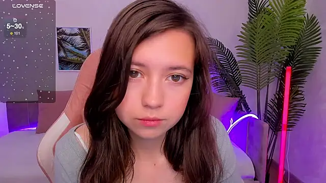 Snapshot of Lina_Brownie chatting on September 19, 2025, 2:46 am Lina Brownie online show from September 19, 2025, 2:46 am